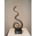 Urn Glassculptuur gegolfd 38 cm hoog (PMHCGU002)